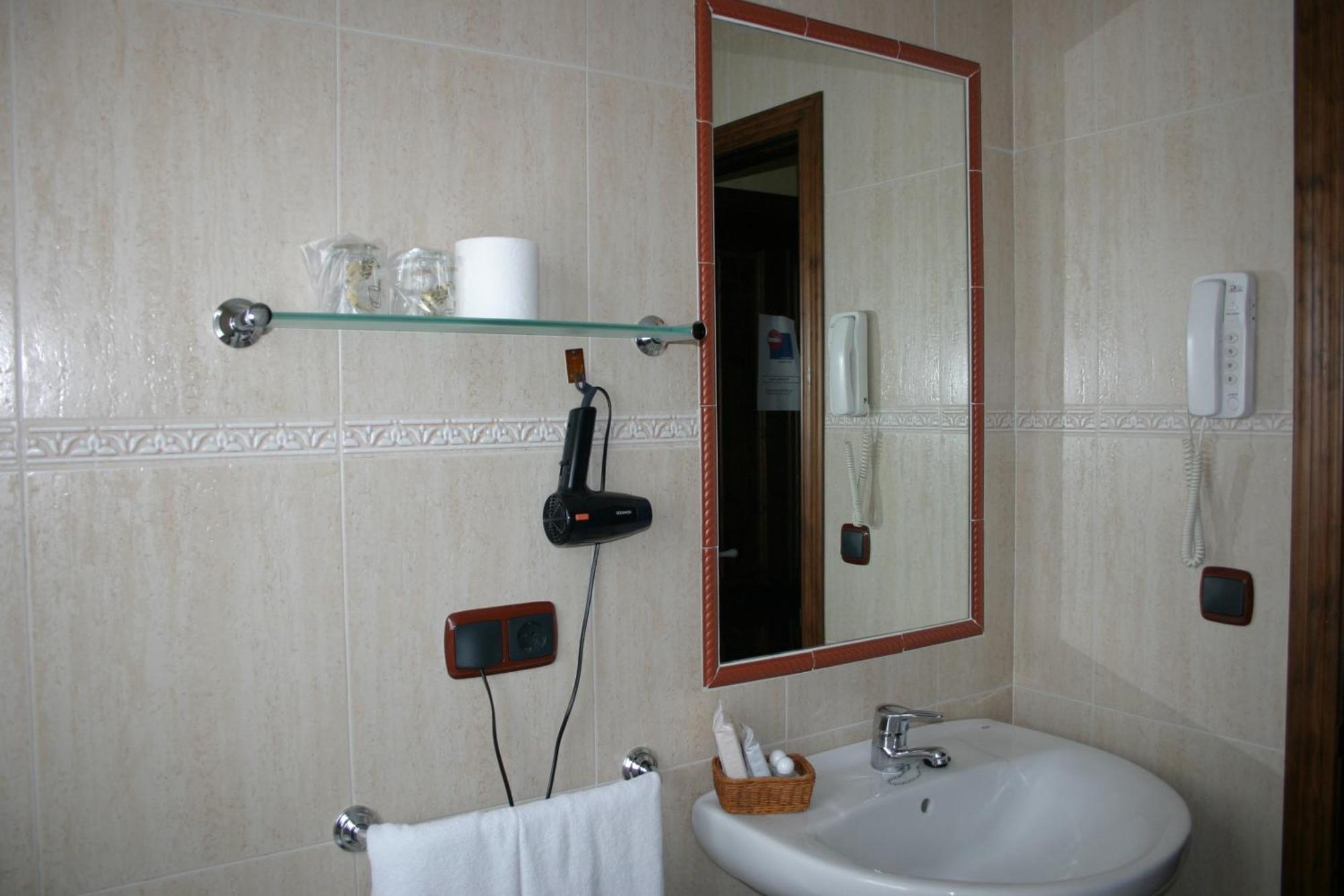 Somonte Hotel Quintes Ngoại thất bức ảnh